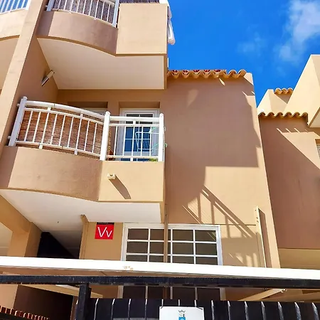 Small Apartment, Adeje House Wifi Free Сasa de vacaciones *