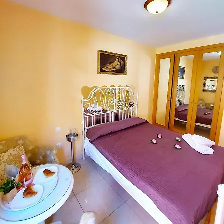 Nyaraló Small Apartment, Adeje House Wifi Free Costa Adeje (Tenerife)
